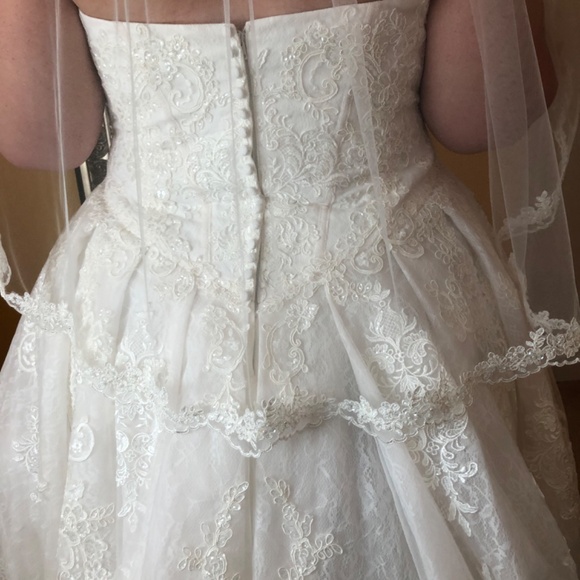 Oleg Cassini Plus Size 20 Wedding Ballgown - Picture 8 of 12